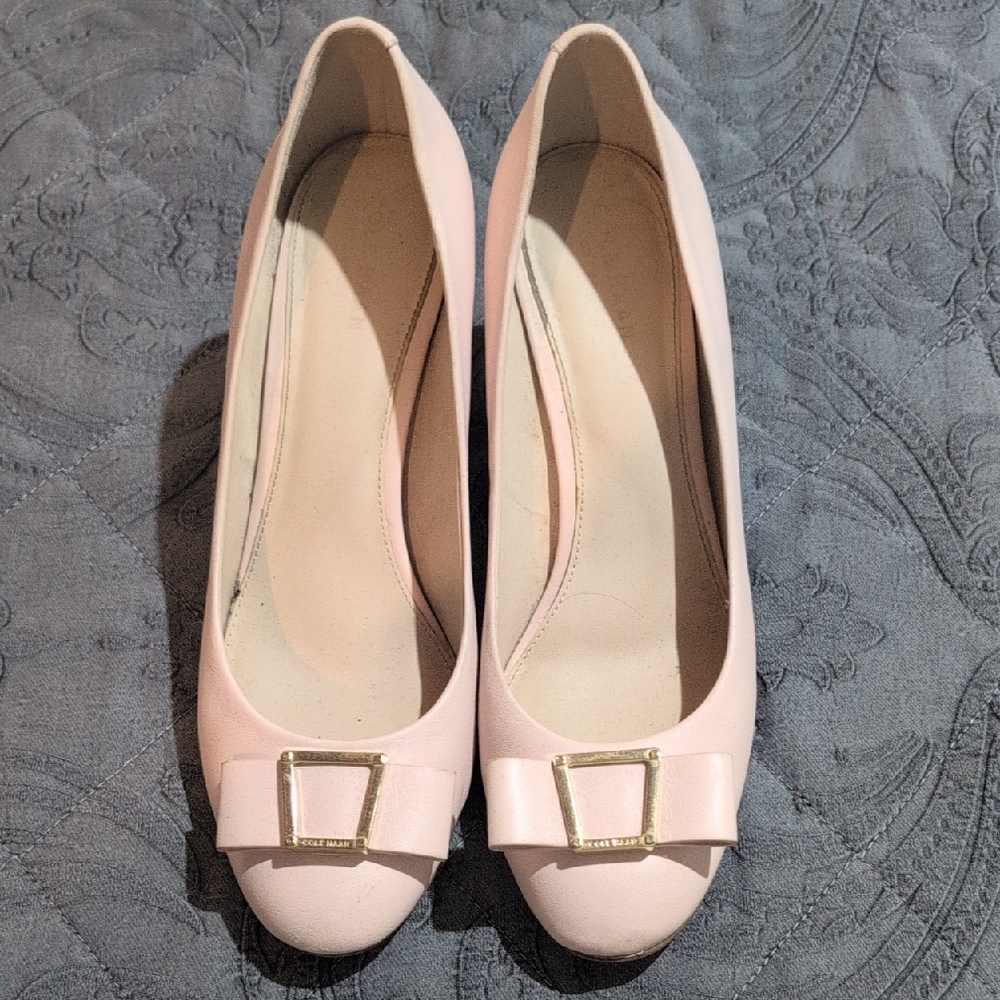 Elegant Pink Women's Shoes with Bow Accent